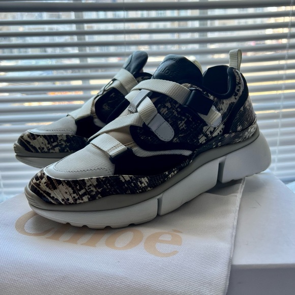 Chloé Low Top Sneakers, Eternal Grey, Round-Toes, Buckle Closure At Uppers - Picture 2 of 5